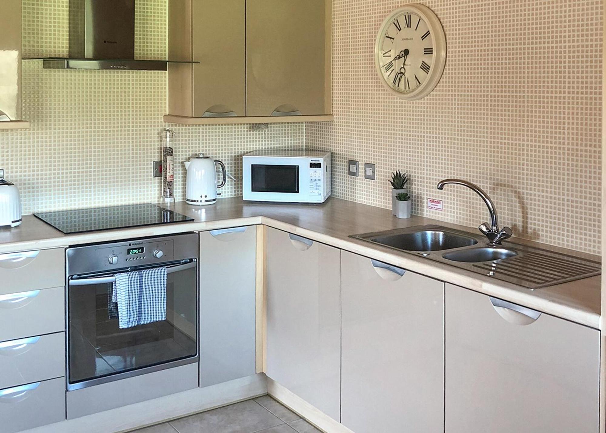 Fingle Glen Lodges Whitestone Room photo